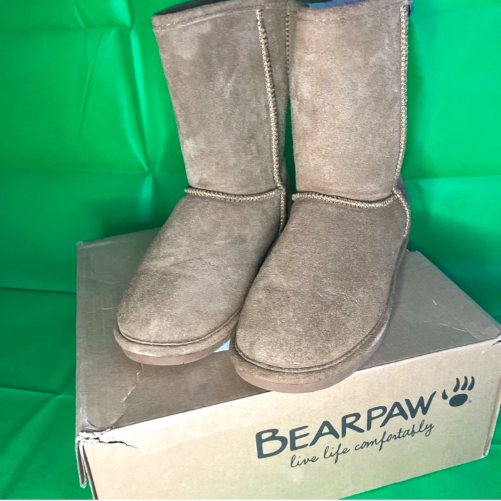 BEARPAW Dorado Tan Brown Suede Boots